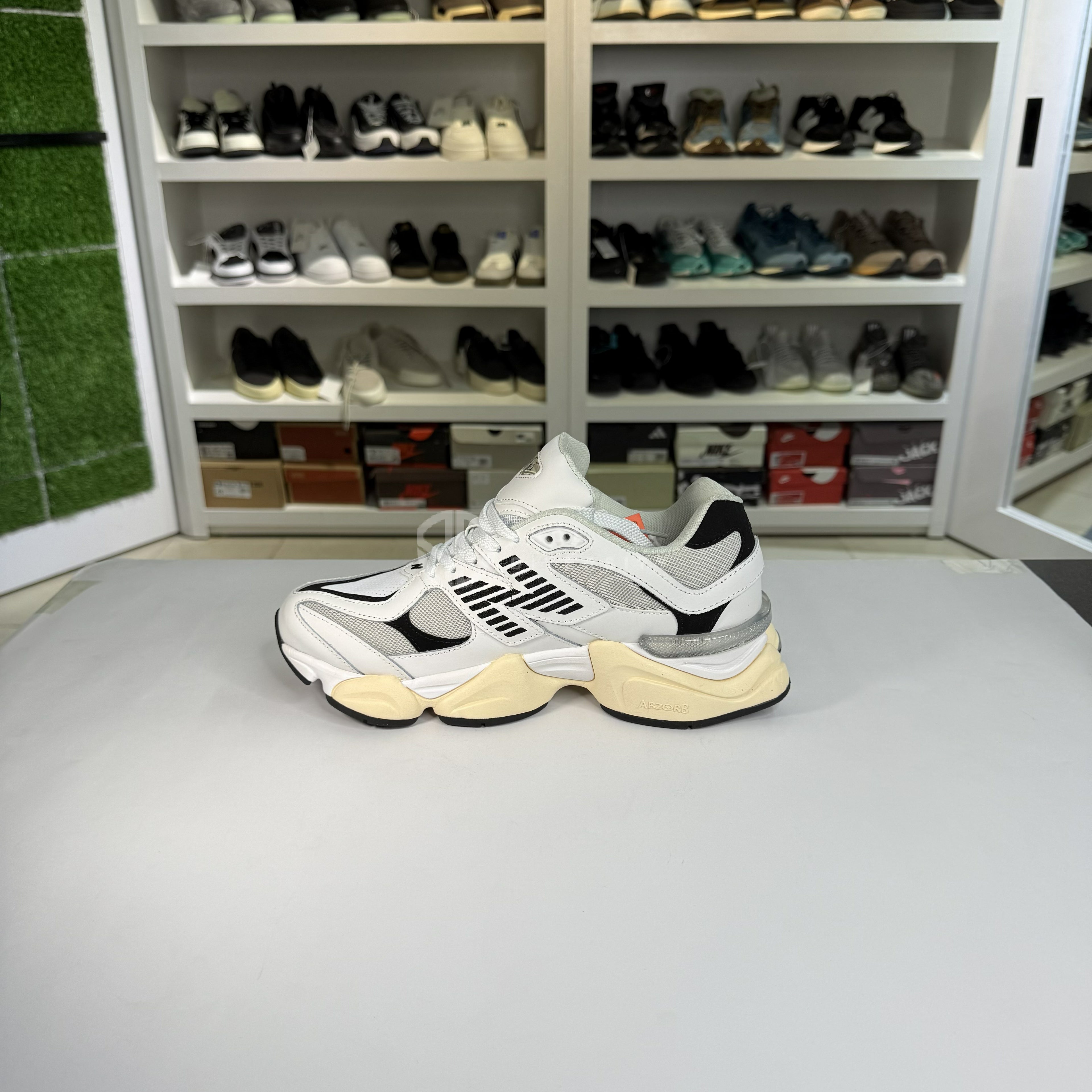 NB 9060 White Black OEM Grade