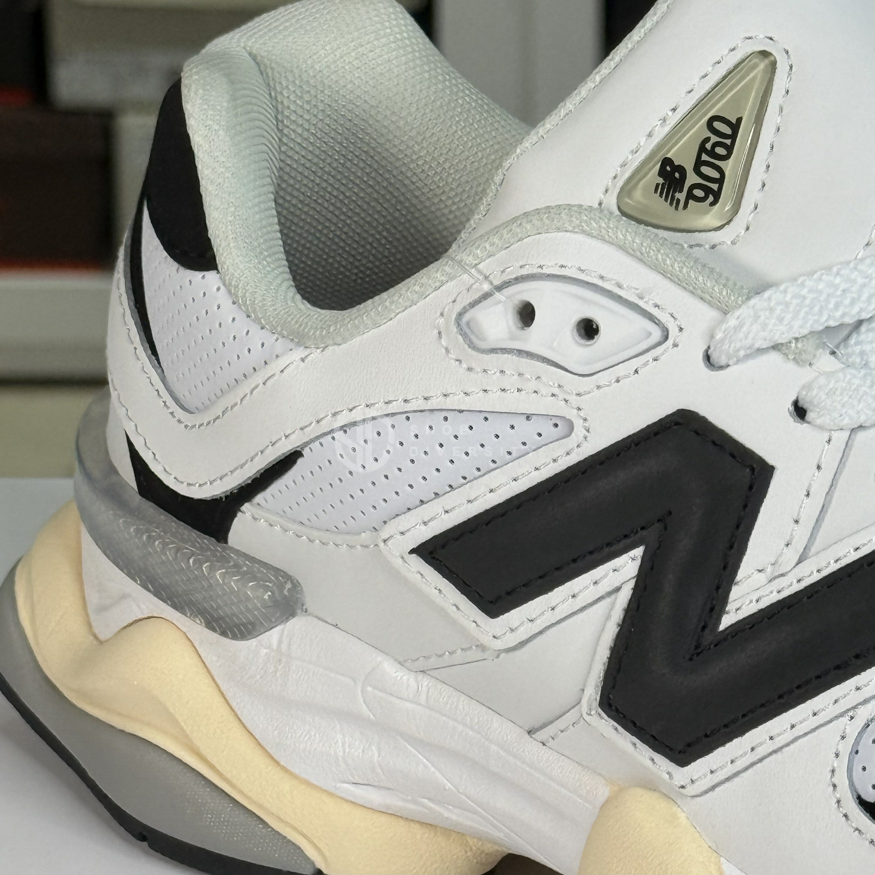 NB 9060 White Black OEM Grade