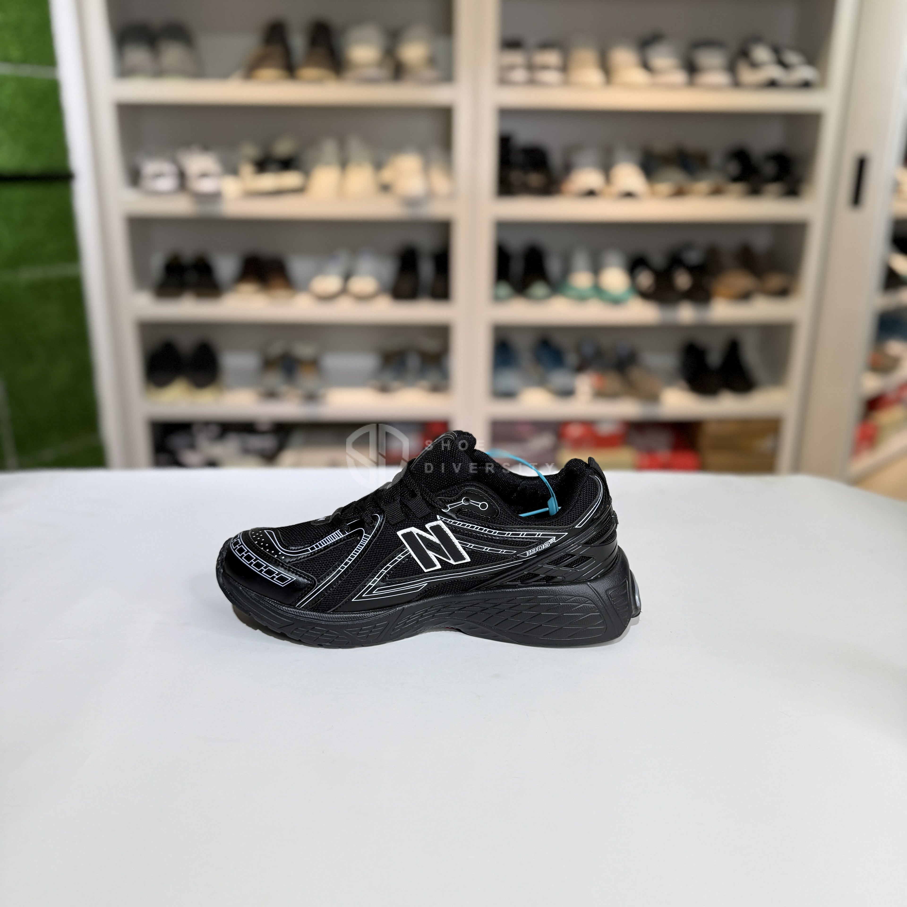 NB 1906R Black Silver OEM Grade