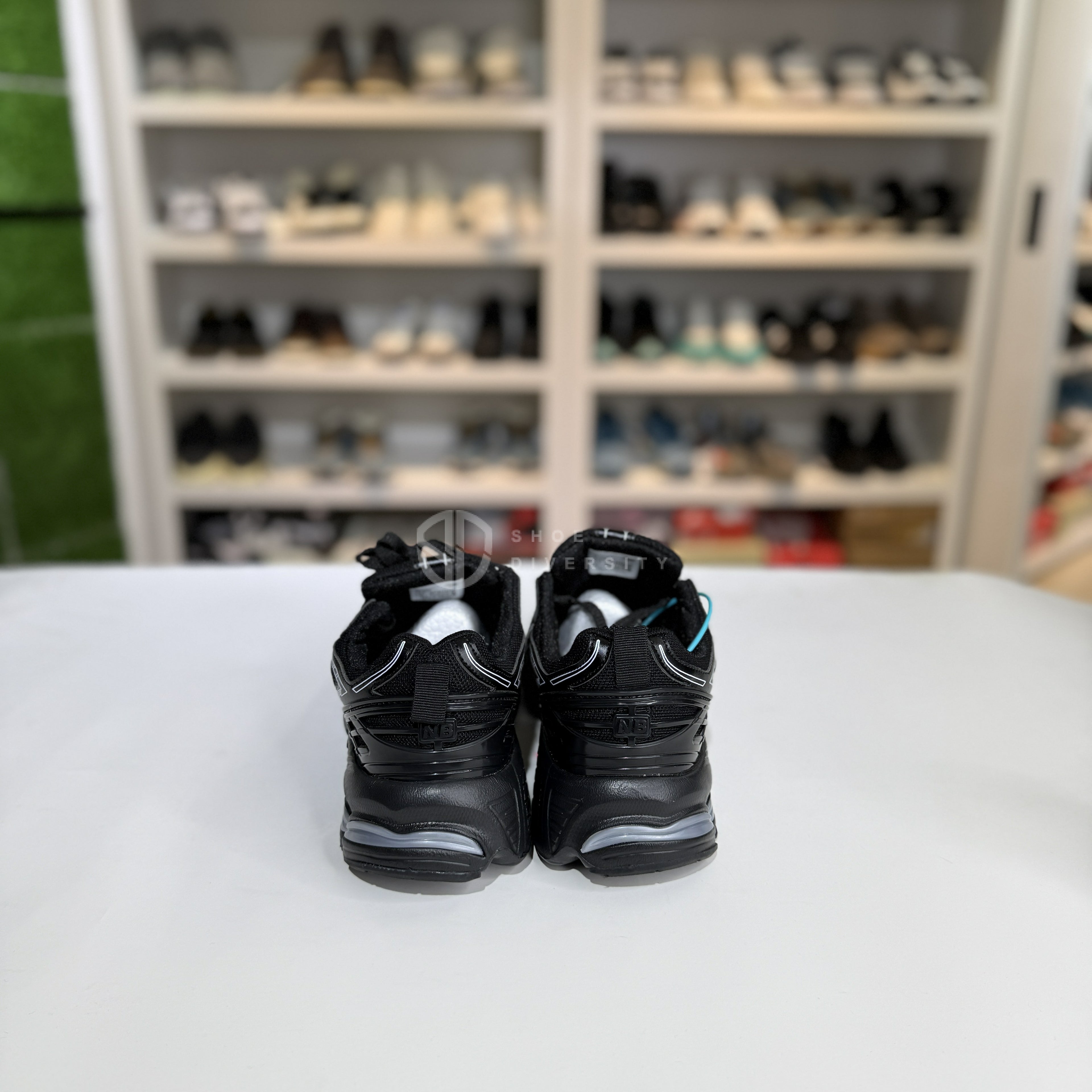 NB 1906R Black Silver OEM Grade