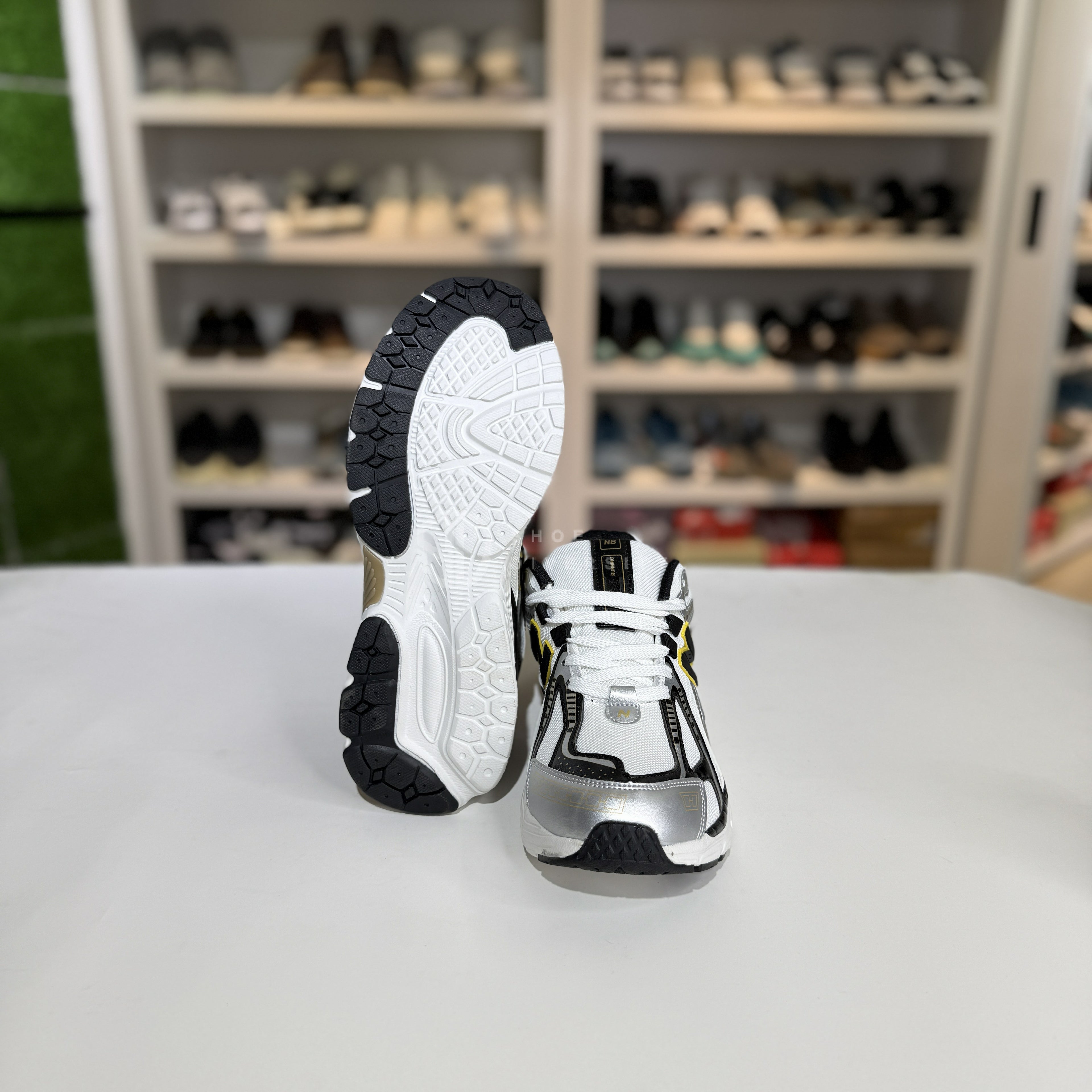 NB 1906R White Silver Black OEM Grade