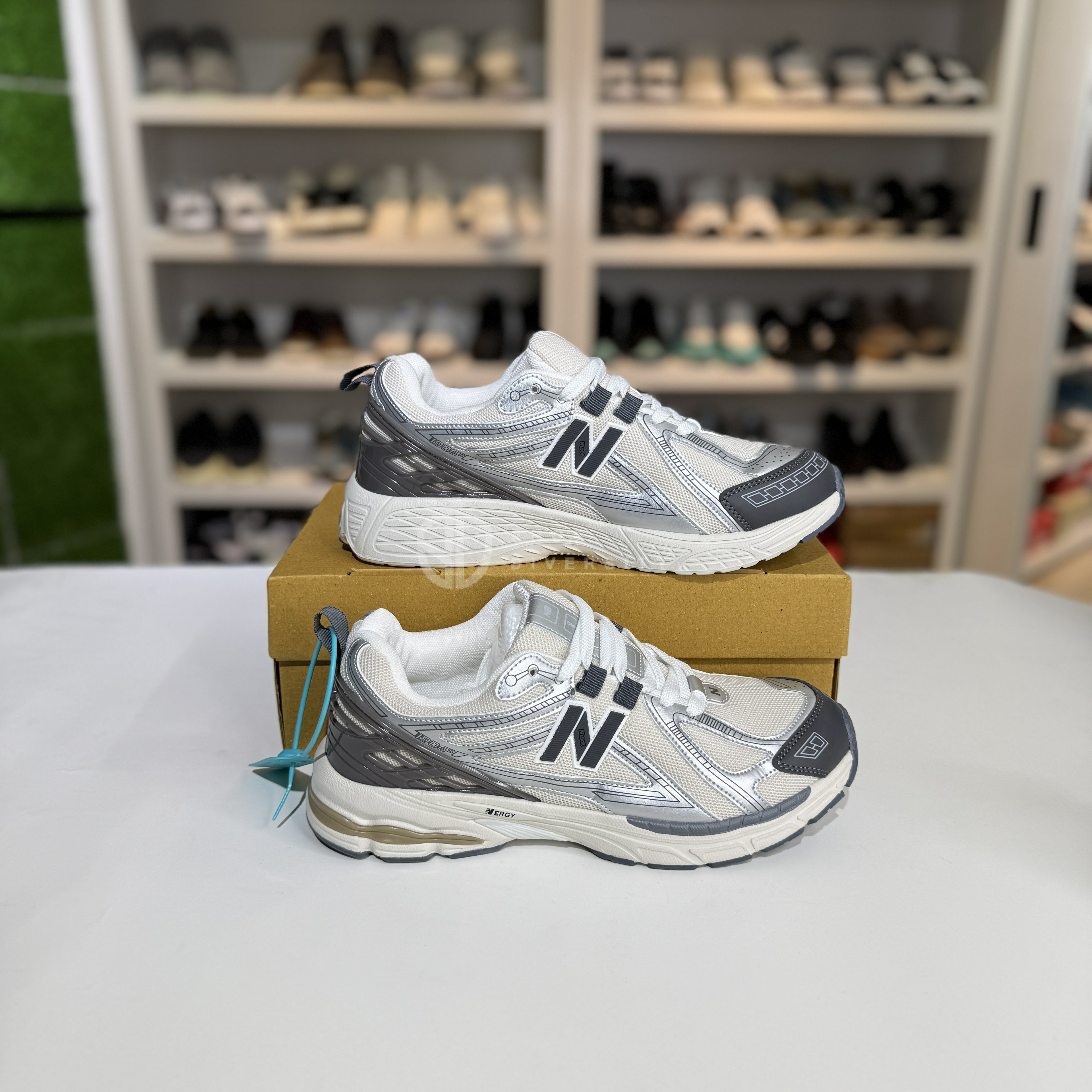 NB 1906R Cream Silver OEM Grade