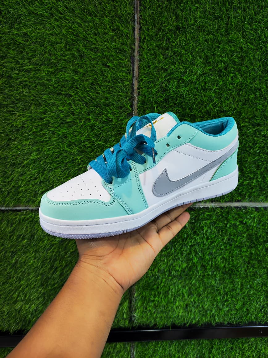 Air Jordan 1 Low SE New Emerald